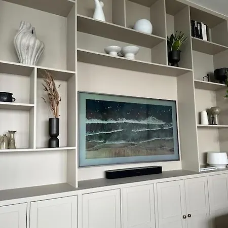 Moderne Hus Sentralt Pa Villa *