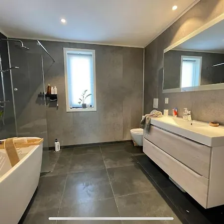 Moderne Hus Sentralt Pa Villa *